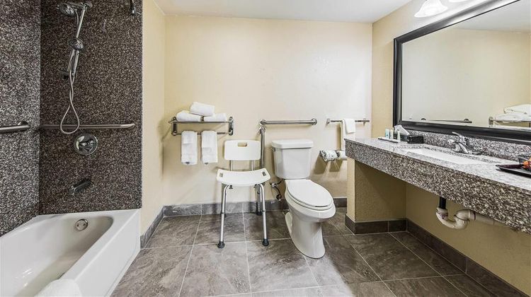 Quality Inn Forest City Room