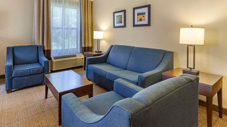 <b>Comfort Inn Clinton Suite</b>. Images powered by <a href="https://iceportal.shijigroup.com/" title="IcePortal" target="_blank">IcePortal</a>.