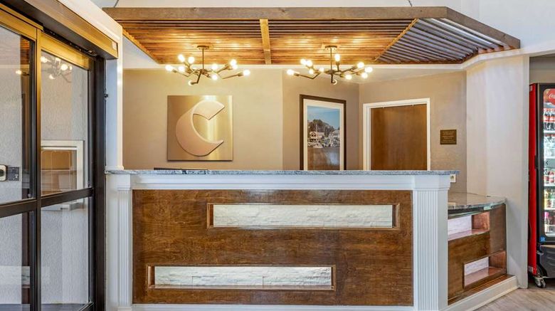 <b>Comfort Suites Southport - Oak Island Lobby</b>. Images powered by <a href="https://iceportal.shijigroup.com/" title="IcePortal" target="_blank">IcePortal</a>.