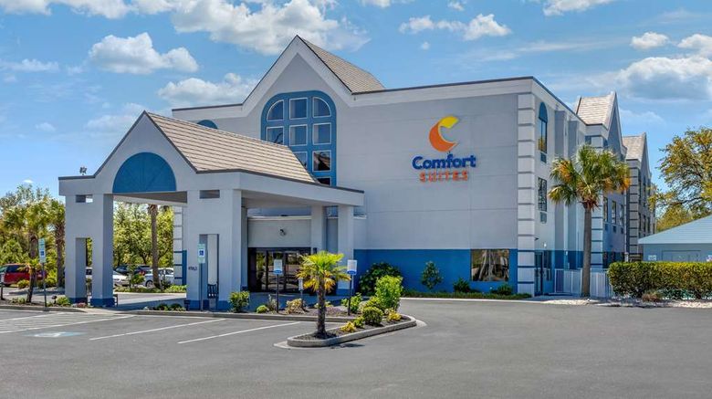 <b>Comfort Suites Southport - Oak Island Exterior</b>. Images powered by <a href="https://iceportal.shijigroup.com/" title="IcePortal" target="_blank">IcePortal</a>.