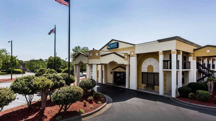 Quality Inn & Suites Mooresville Exterior