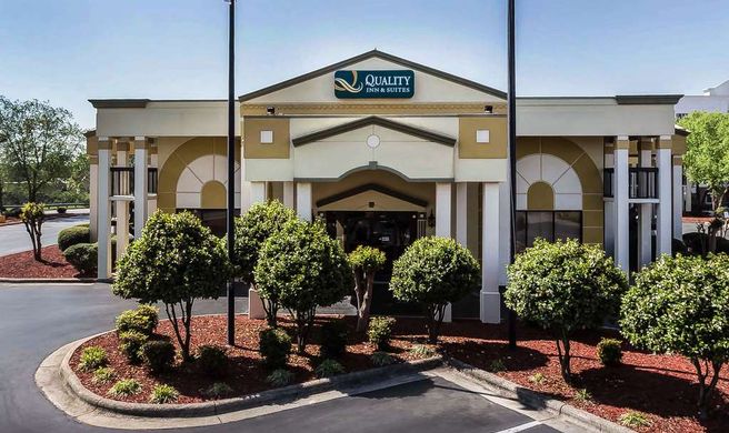 Quality Inn & Suites Mooresville Exterior