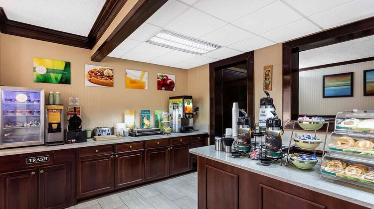 Quality Inn & Suites Mooresville Restaurant