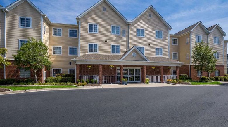 <b>MainStay Suites Exterior</b>. Images powered by <a href="https://iceportal.shijigroup.com/" title="IcePortal" target="_blank">IcePortal</a>.