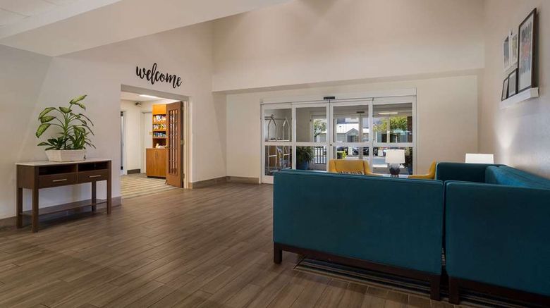 <b>MainStay Suites Lobby</b>. Images powered by <a href="https://iceportal.shijigroup.com/" title="IcePortal" target="_blank">IcePortal</a>.