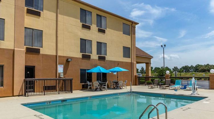 Comfort Inn Pool