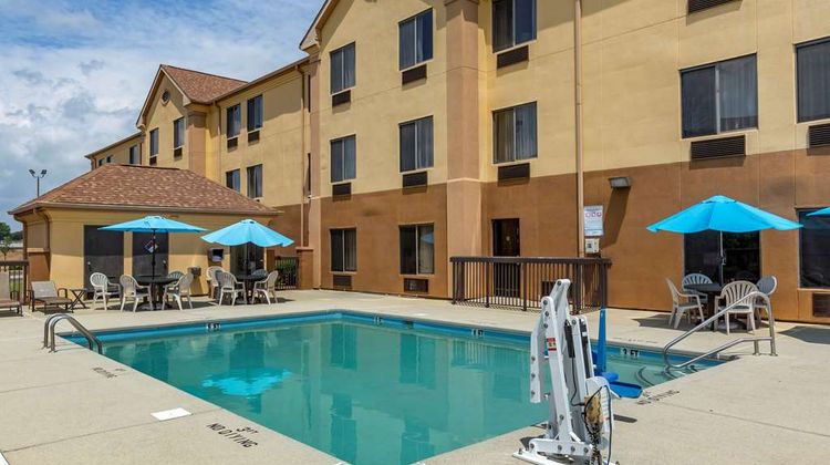 Comfort Inn Pool