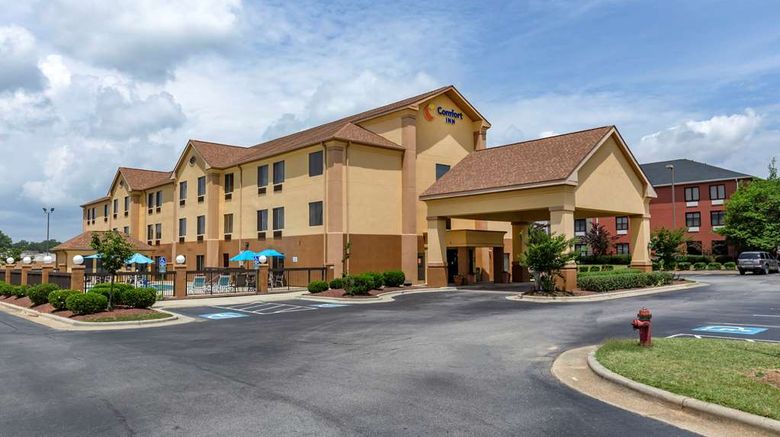 <b>Comfort Inn Exterior</b>. Images powered by <a href="https://iceportal.shijigroup.com/" title="IcePortal" target="_blank">IcePortal</a>.