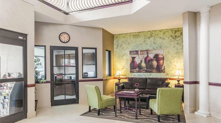 Quality Suites Graham - Burlington South Lobby