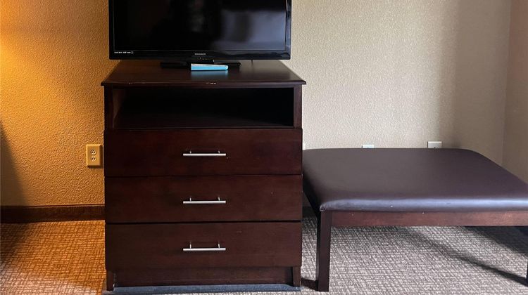 Quality Suites Graham - Burlington South Room