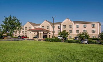 Quality Suites Graham - Burlington South
