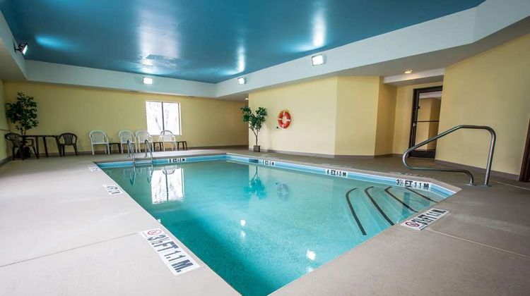 Quality Inn Pool