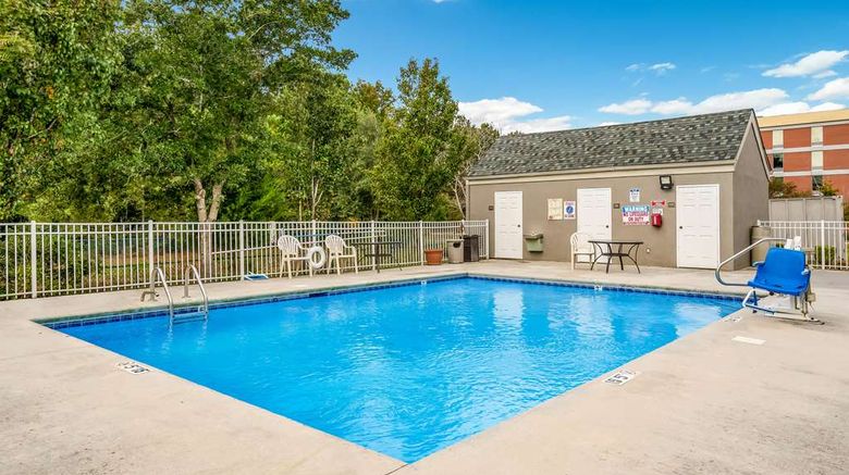 <b>Sleep Inn Pool</b>. Images powered by <a href="https://iceportal.shijigroup.com/" title="IcePortal" target="_blank">IcePortal</a>.
