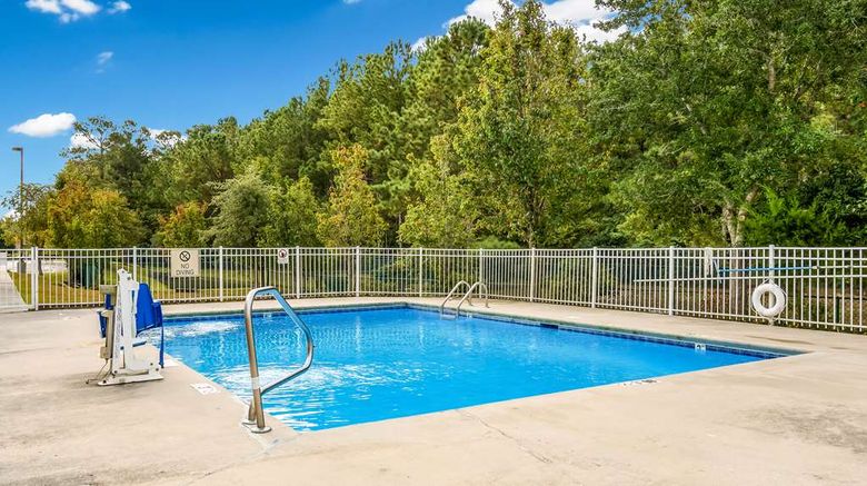 <b>Sleep Inn Pool</b>. Images powered by <a href="https://iceportal.shijigroup.com/" title="IcePortal" target="_blank">IcePortal</a>.