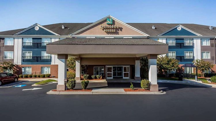 Quality Suites Pineville–Charlotte Exterior