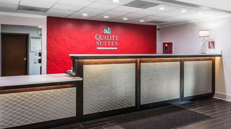 <b>Quality Suites Pineville–Charlotte Lobby</b>. Images powered by <a href="https://iceportal.shijigroup.com/" title="IcePortal" target="_blank">IcePortal</a>.