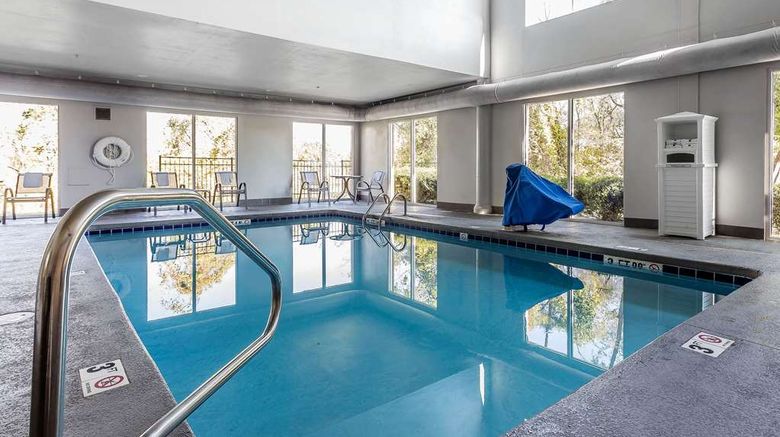 <b>Quality Suites Pineville–Charlotte Pool</b>. Images powered by <a href="https://iceportal.shijigroup.com/" title="IcePortal" target="_blank">IcePortal</a>.