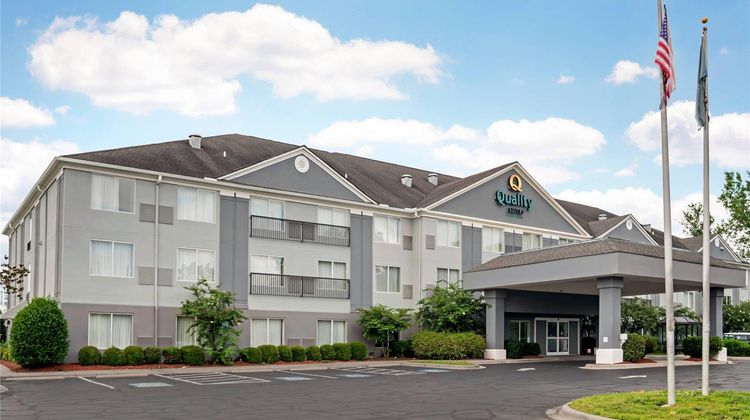 Quality Suites Pineville–Charlotte Exterior