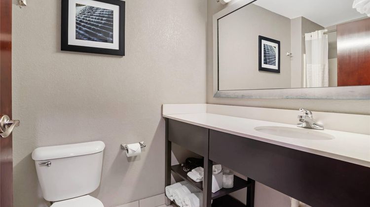 Quality Suites Pineville–Charlotte Room