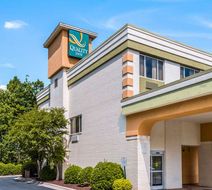 Quality Inn Exterior