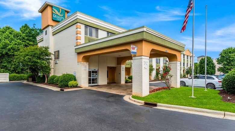 <b>Quality Inn Exterior</b>. Images powered by <a href="https://iceportal.shijigroup.com/" title="IcePortal" target="_blank">IcePortal</a>.