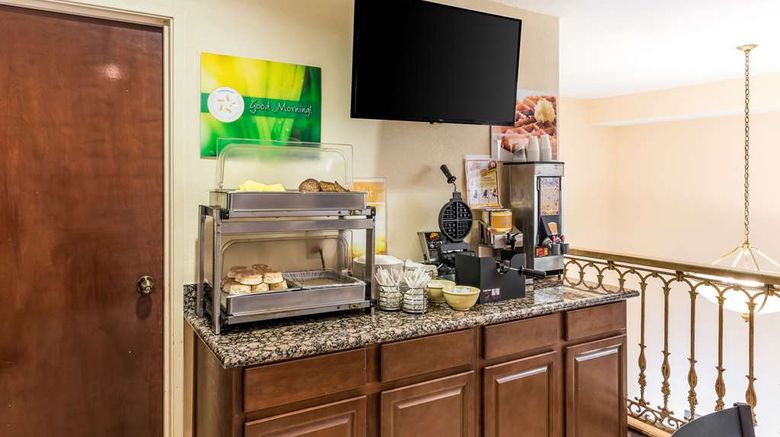 <b>Quality Inn Restaurant</b>. Images powered by <a href="https://iceportal.shijigroup.com/" title="IcePortal" target="_blank">IcePortal</a>.