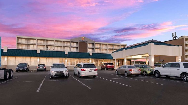 <b>Comfort Inn on the Ocean Exterior</b>. Images powered by <a href="https://iceportal.shijigroup.com/" title="IcePortal" target="_blank">IcePortal</a>.