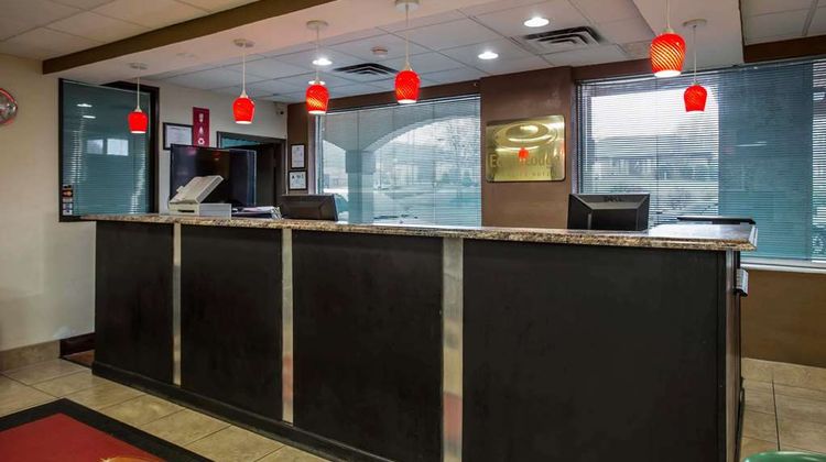 Econo Lodge Lobby