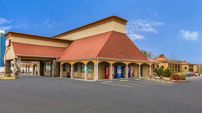 <b>Econo Lodge Exterior</b>. Images powered by <a href="https://iceportal.shijigroup.com/" title="IcePortal" target="_blank">IcePortal</a>.