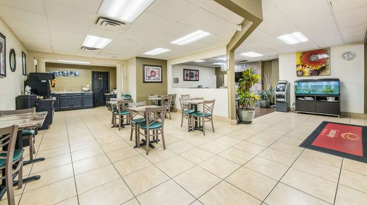 Econo Lodge Lobby