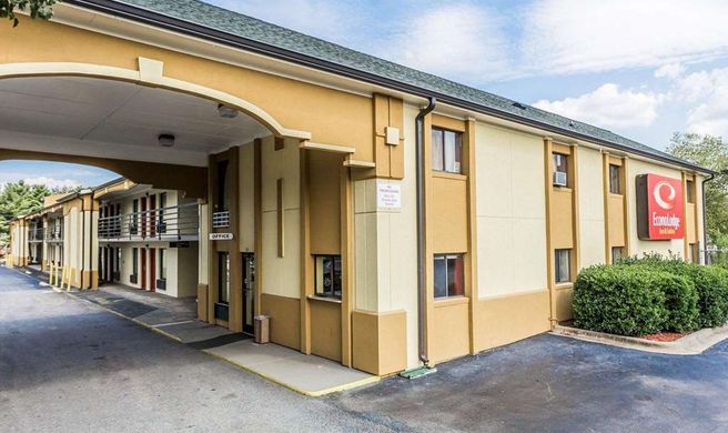 Econo Lodge Inn & Stes Matthew-Charlotte Exterior