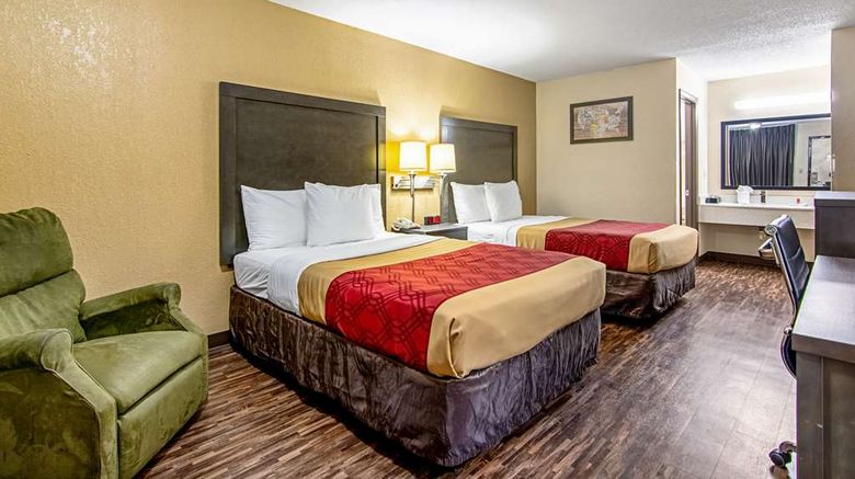 <b>Econo Lodge Inn & Stes Matthew-Charlotte Room</b>. Images powered by <a href="https://iceportal.shijigroup.com/" title="IcePortal" target="_blank">IcePortal</a>.