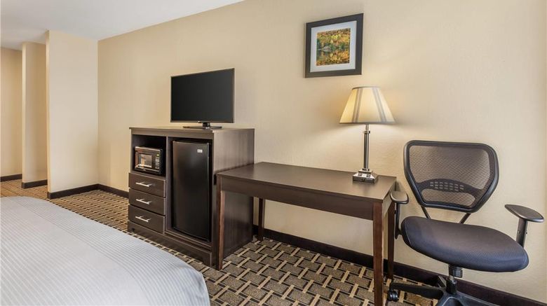 <b>Quality Inn West of Asheville Hotel Room</b>. Images powered by <a href="https://iceportal.shijigroup.com/" title="IcePortal" target="_blank">IcePortal</a>.