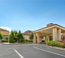 Quality Inn West of Asheville Hotel Exterior