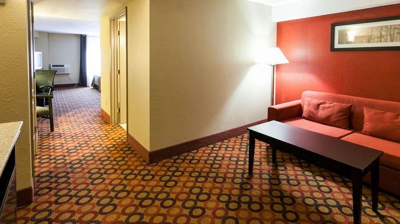 <b>Comfort Inn & Suites Statesville Suite</b>. Images powered by <a href="https://iceportal.shijigroup.com/" title="IcePortal" target="_blank">IcePortal</a>.