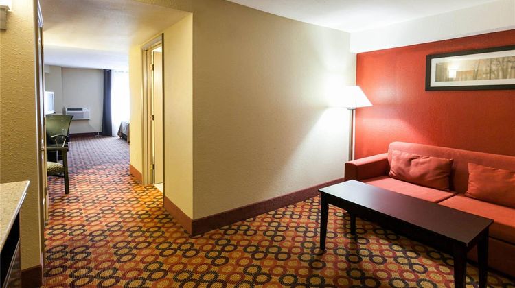 Comfort Inn & Suites Statesville Suite