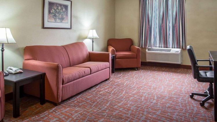 Quality Inn & Suites Monroe Suite