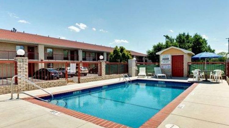 Quality Inn & Suites Monroe Pool