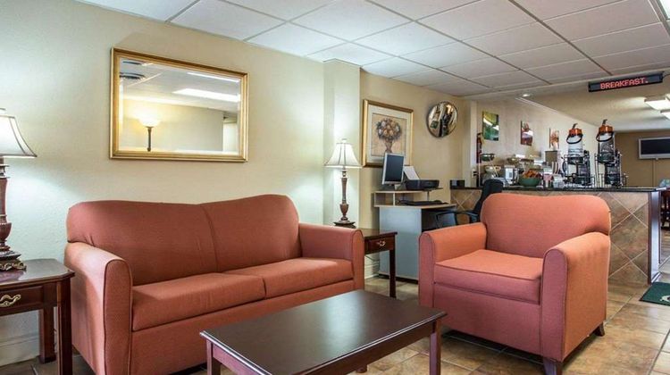 Quality Inn & Suites Monroe Lobby