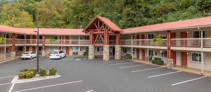 Econo Lodge of Cherokee Exterior