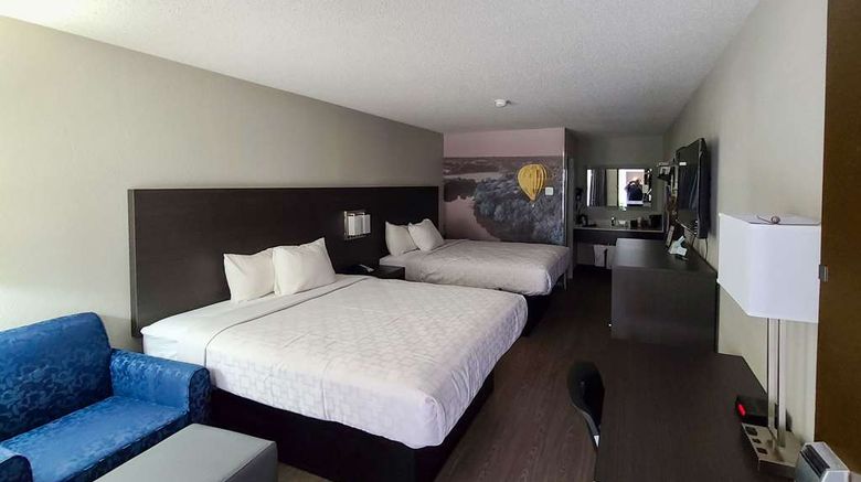 <b>Clarion Pointe Statesville Room</b>. Images powered by <a href="https://iceportal.shijigroup.com/" title="IcePortal" target="_blank">IcePortal</a>.
