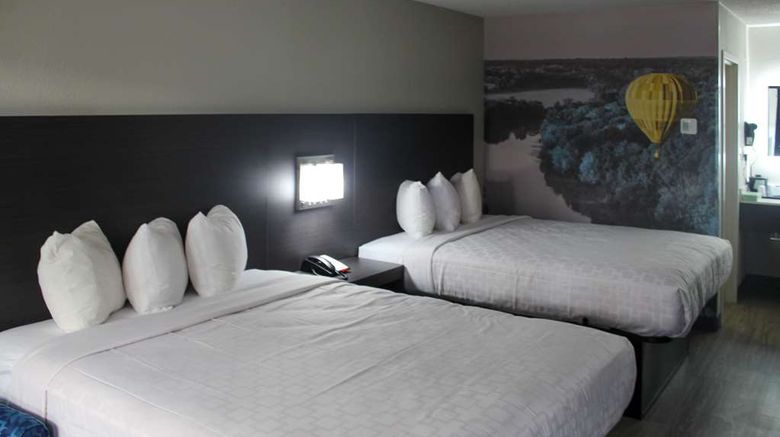 <b>Clarion Pointe Statesville Room</b>. Images powered by <a href="https://iceportal.shijigroup.com/" title="IcePortal" target="_blank">IcePortal</a>.