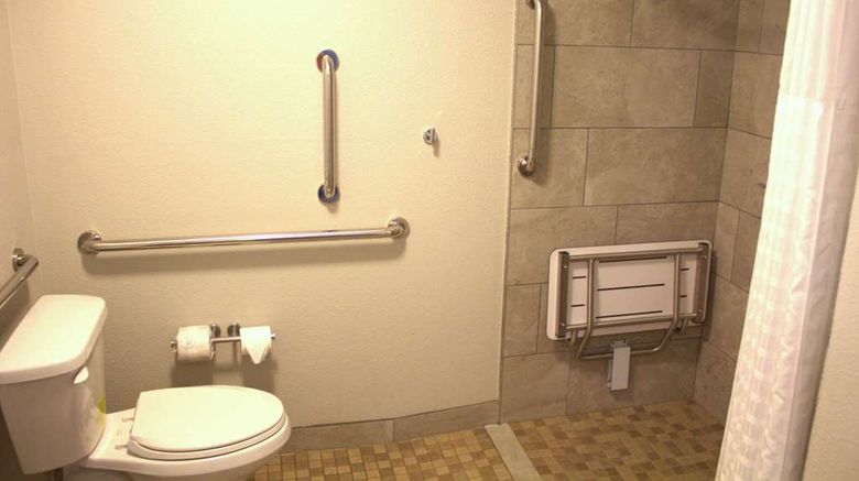 <b>Clarion Pointe Statesville Room</b>. Images powered by <a href="https://iceportal.shijigroup.com/" title="IcePortal" target="_blank">IcePortal</a>.