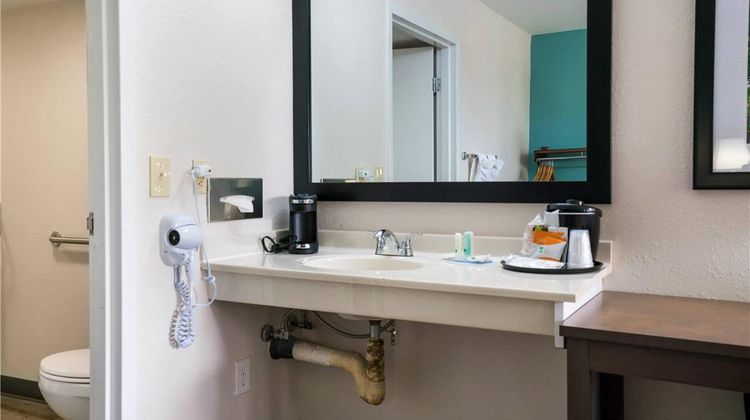 Quality Inn Greenville Room