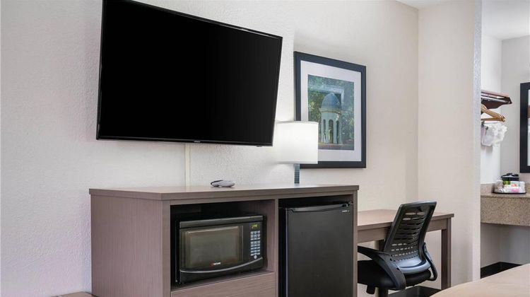 Quality Inn Greenville Suite