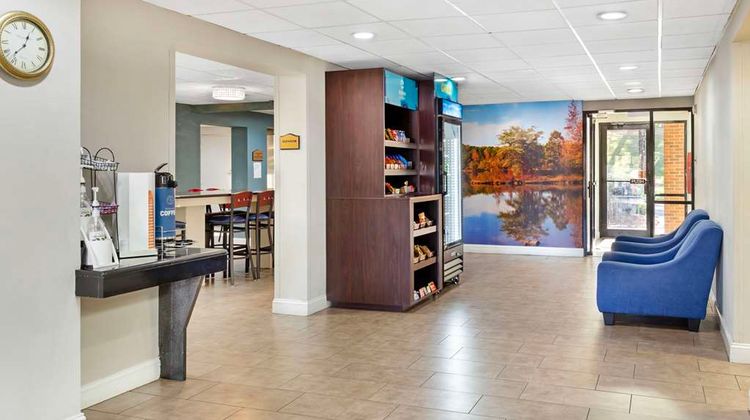 Clarion Pointe Durham Lobby