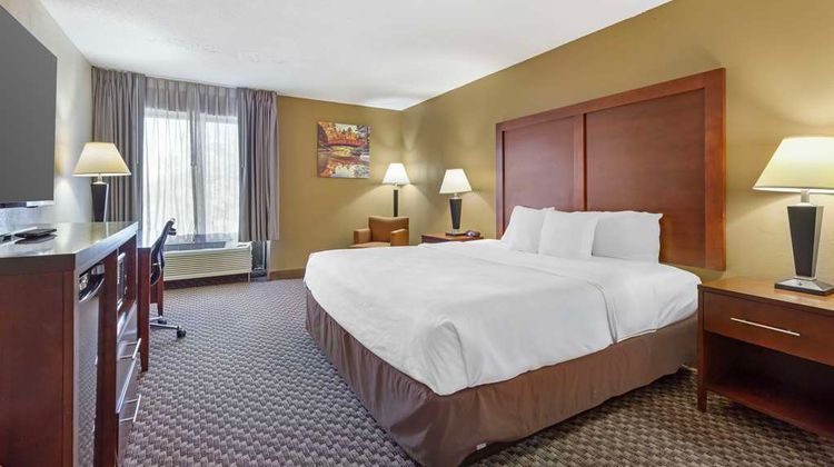 Clarion Pointe Durham Room