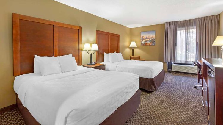 Clarion Pointe Durham Room