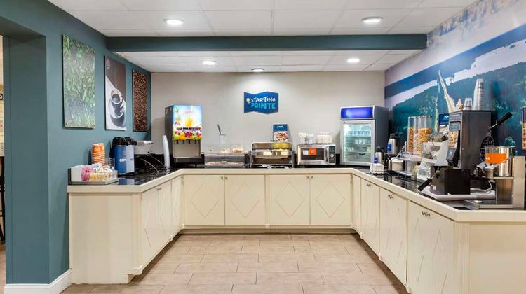 Clarion Pointe Durham Restaurant