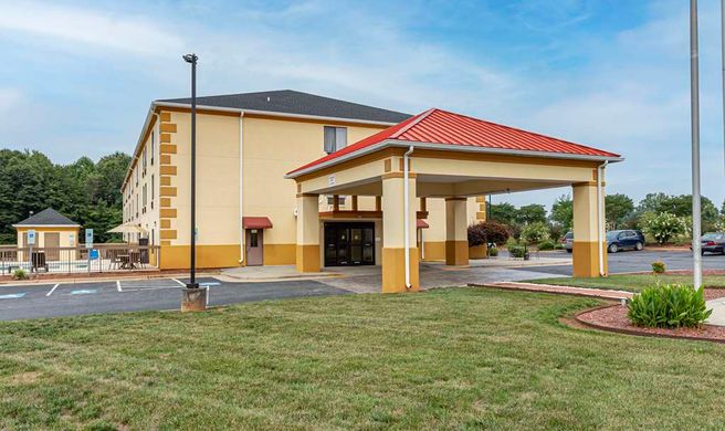 Comfort Inn & Suites Mocksville NC Exterior